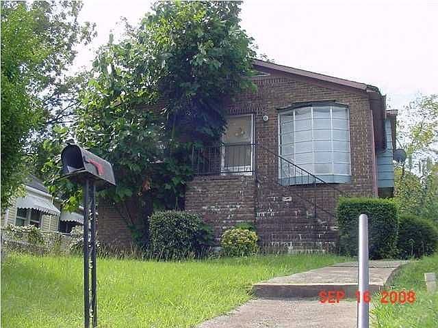 2nd image of 2001 Pike Rd