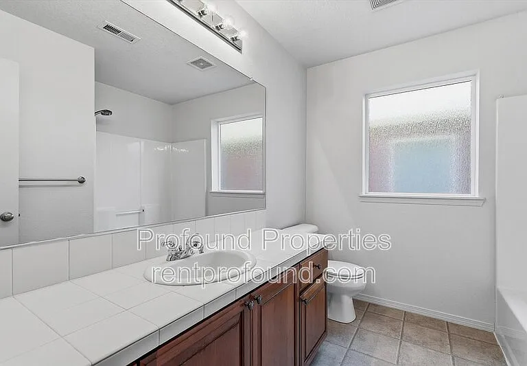 1140 SE Tamango St — Photo 26