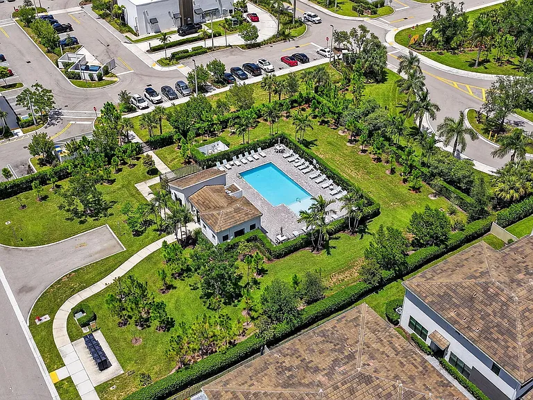 4388 Serpens Ln — Photo 34