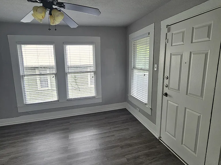 319 N Pine St #2 — Photo 3