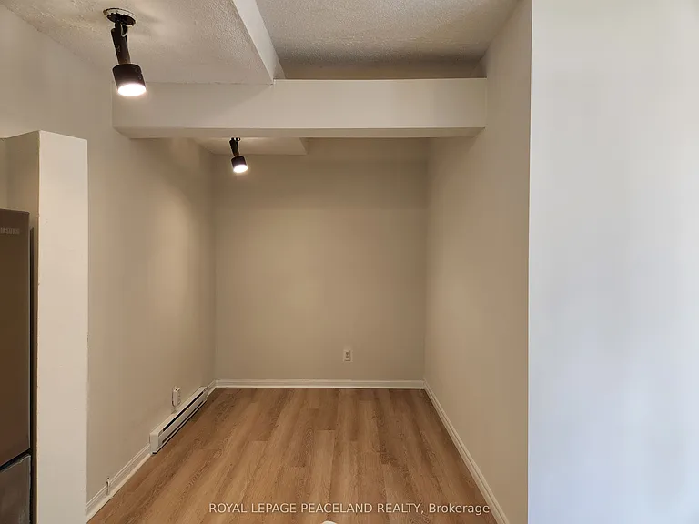 556 Spadina Cres #4 — Photo 13