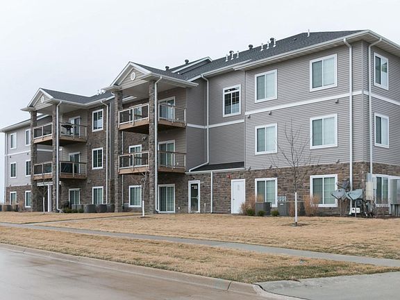 2nd image of 1680 Lincoln Dr Unit 208