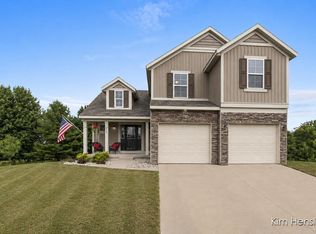 678 Orchard Ct NE, Rockford, MI 49341