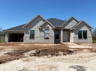 3315 Whispering Pecans Dr, Weston Lakes, TX 77441