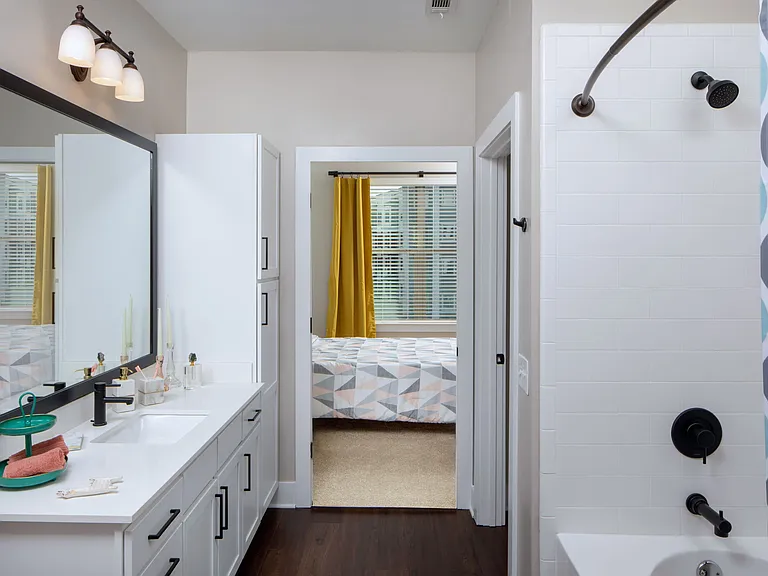 The Local Sugar Hill Apartments — Photo 13
