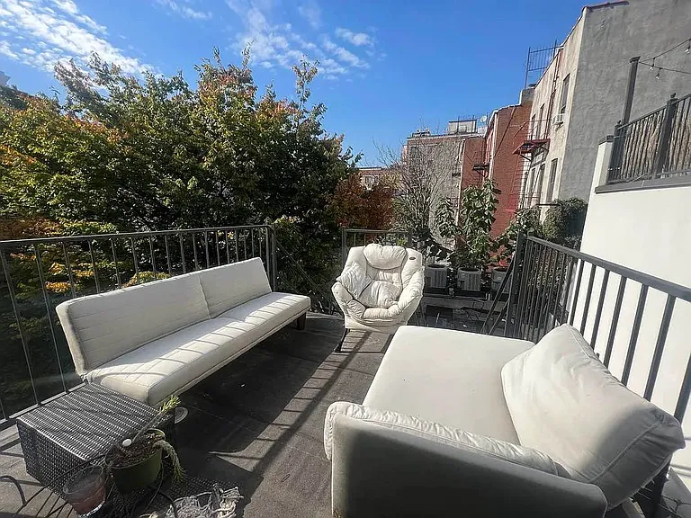 63 Whipple St #3L — Photo 8