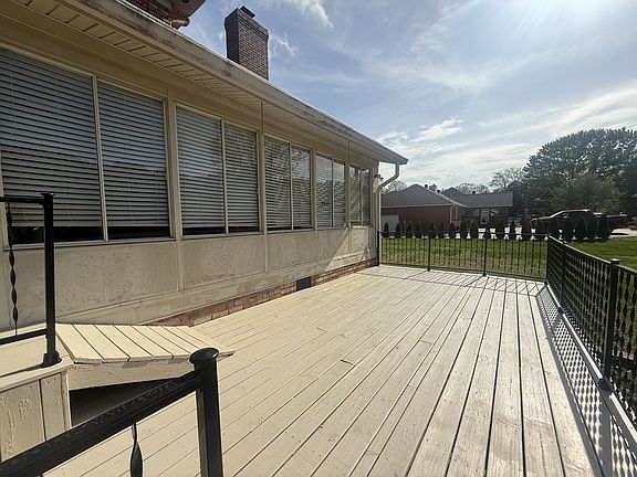 5th image of 2216 Ewing Dr