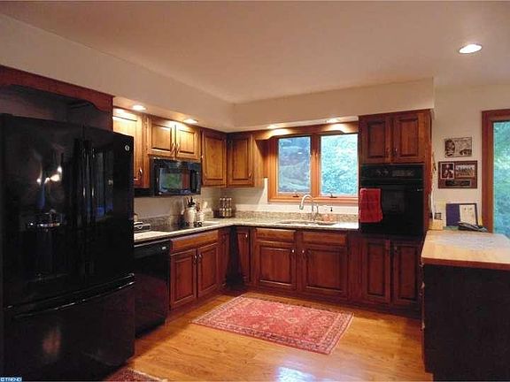 3rd image of 1020 Wheatland Dr