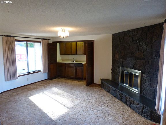 4th image of 12412 NE 9th Ct