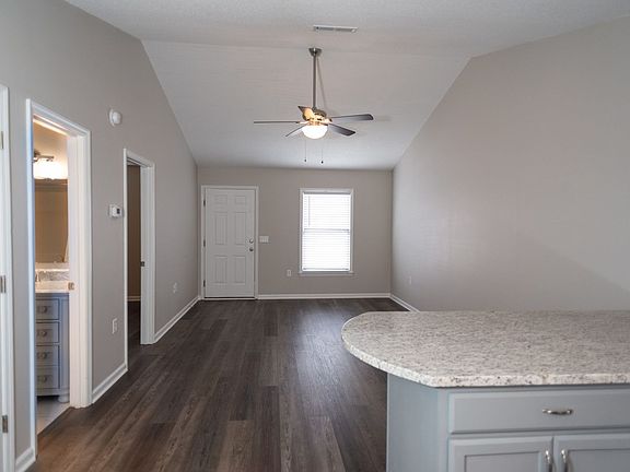 4th image of 140 Lanier Unit 23