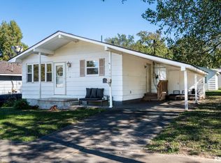 806 S Jackson St, West Frankfort, IL 62896