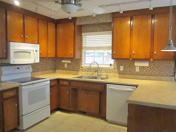 3rd image of 517 Milesdale Ln