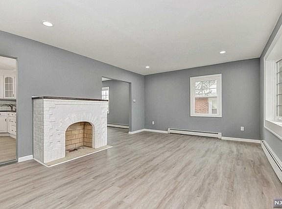 3rd image of 228 Cleveland St