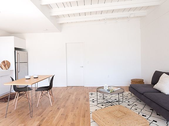 4th image of 461 N Mott St #461