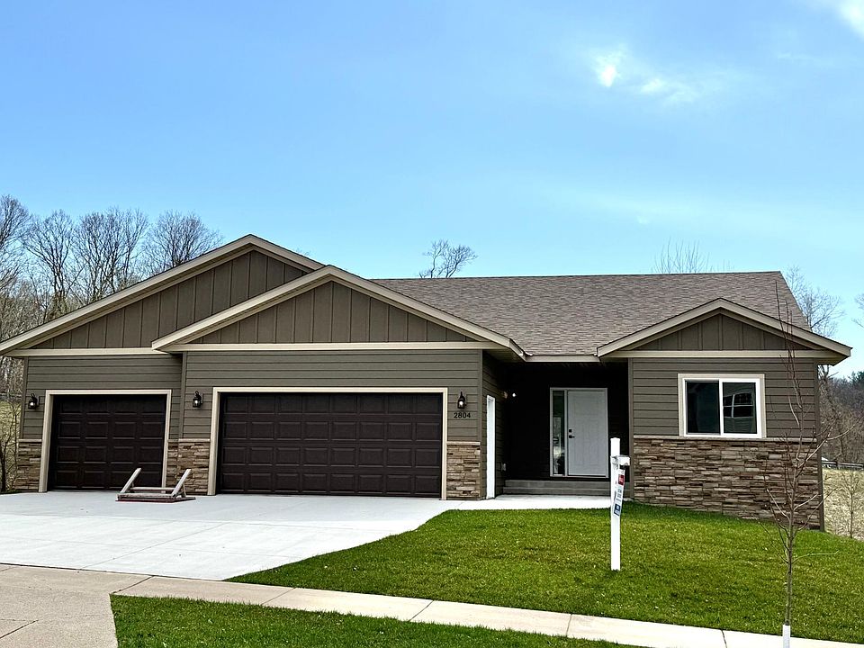 1st image of 2804 Oak Lawn Dr