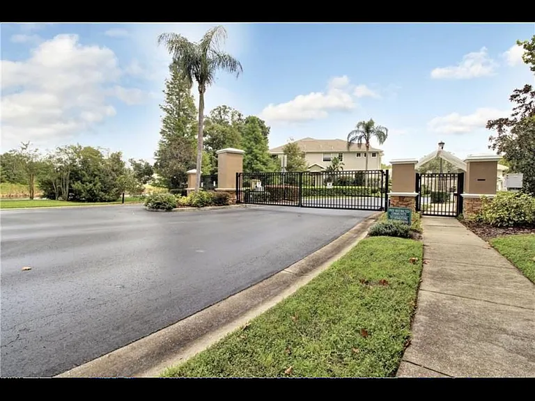 2140 Park Crescent Dr — Photo 7