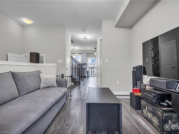 5th image of 575 Woodward Ave #116