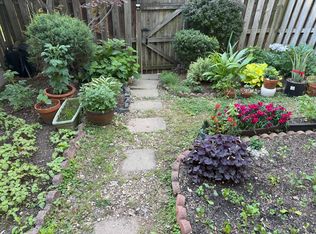 6431 McCoy Rd, Centreville, VA 20121