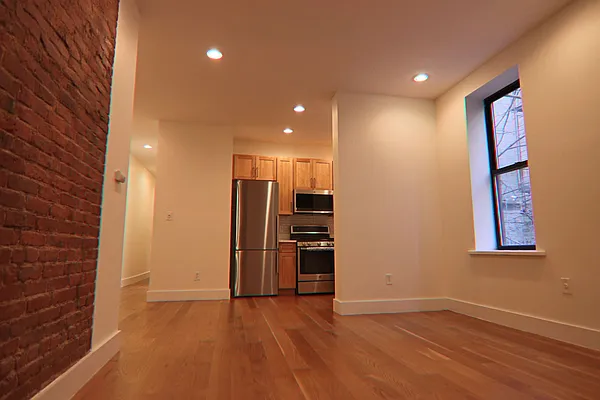 Rented by PMG Real Estate  | media 26