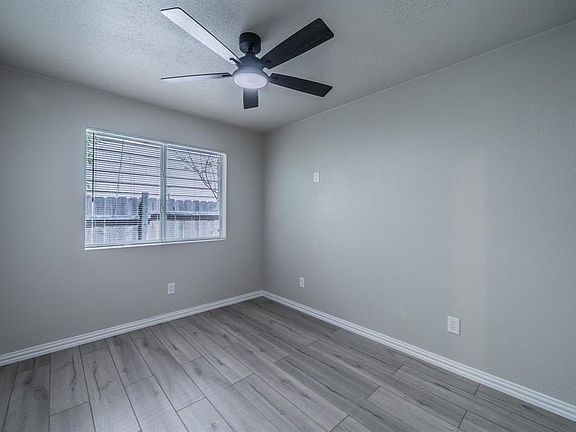 3rd image of 3021 Lago Vista Ct #3