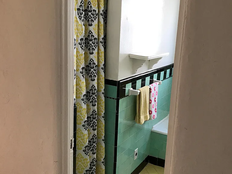 8366 Blackburn Ave — Photo 14