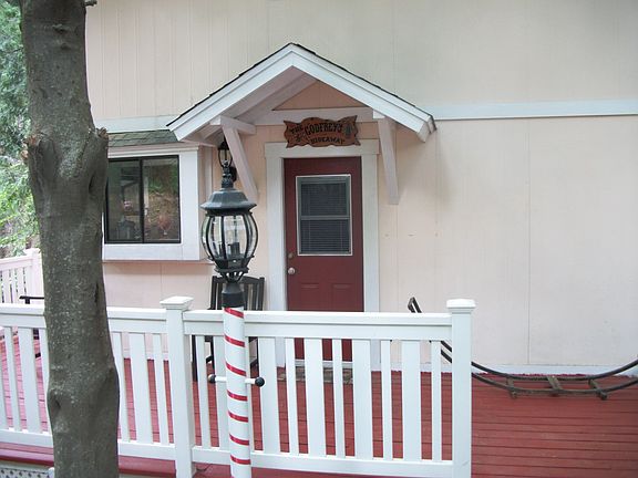 2nd image of 980 Oak Dr