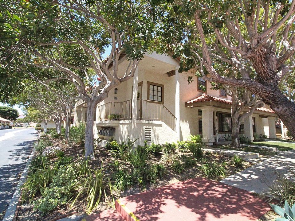 1st image of 2351 Martinique Ln