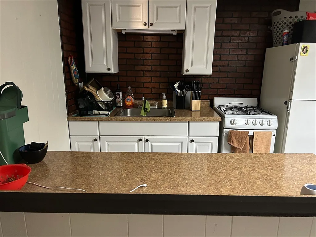Studio, 1.0 bath, 250 sqft, $1,900 — Photo 3