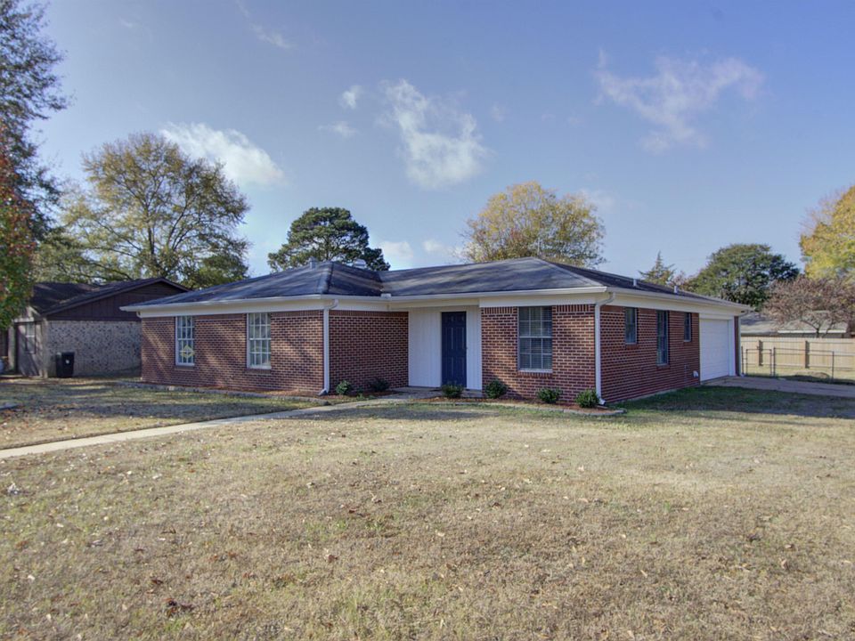 1st image of 4907 Fernwood Dr