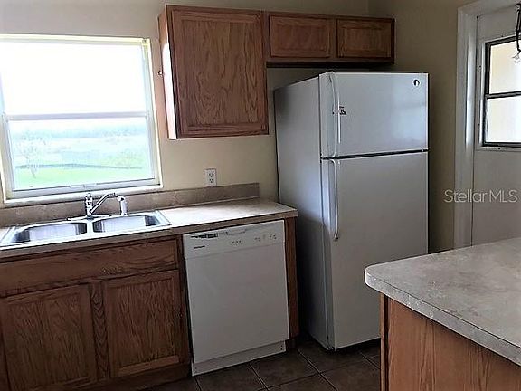 3rd image of 518 Parsley Ct