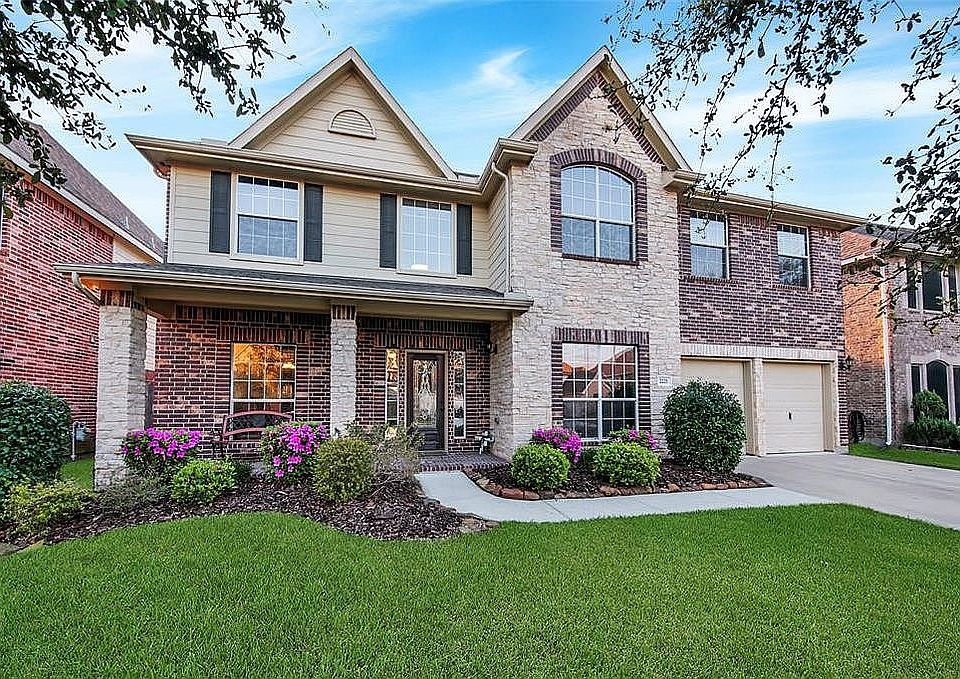 1st image of 2221 Tracy Way