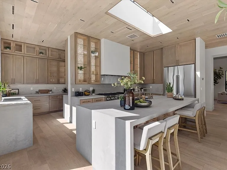 2401 Driftwood Dr — Photo 33