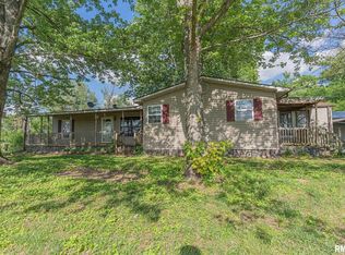 1050 Burge Rd, Centralia, IL 62801