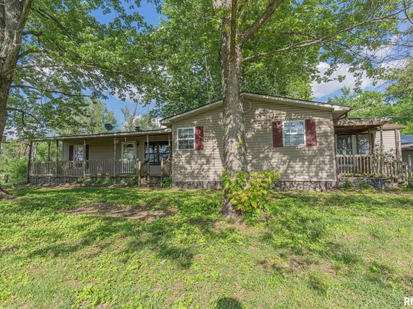 1050 Burge Rd, Centralia, IL 62801
