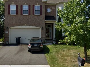 46043 Earle Wallace Cir, Sterling, VA 20166