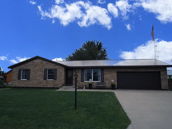 226 W Prairie Ave, Stockton, IL 61085