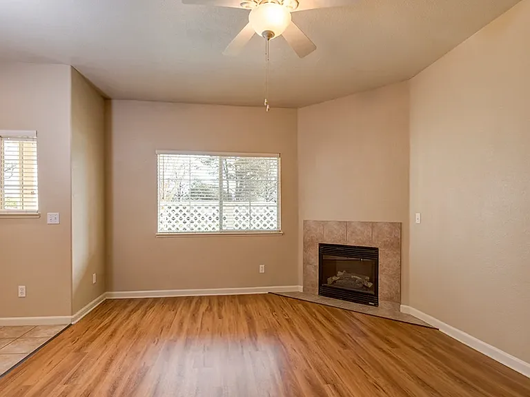 Lincoln Gardens Apartments — Photo 5