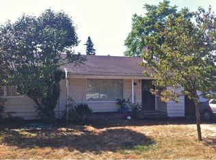 565 E Clarendon St, Gladstone, OR 97027