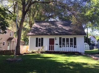 220 4th St, Fenton, MI 48430