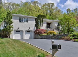 11 Beekman Hill Road, ESSEX FELLS, NJ 07021