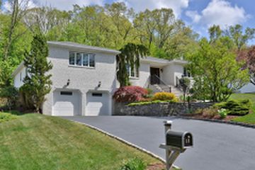 11 Beekman Hill Road, ESSEX FELLS, NJ, 07021