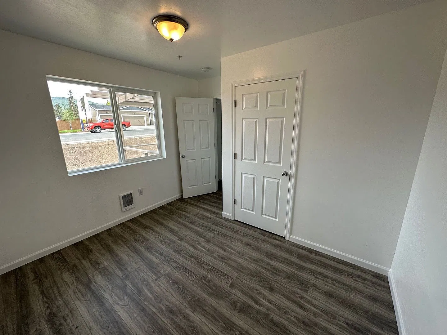 5348 Amberview Ln — Photo 2