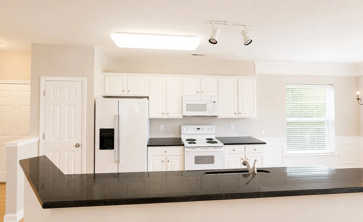Margellina Dr, Charlotte — Photo 4