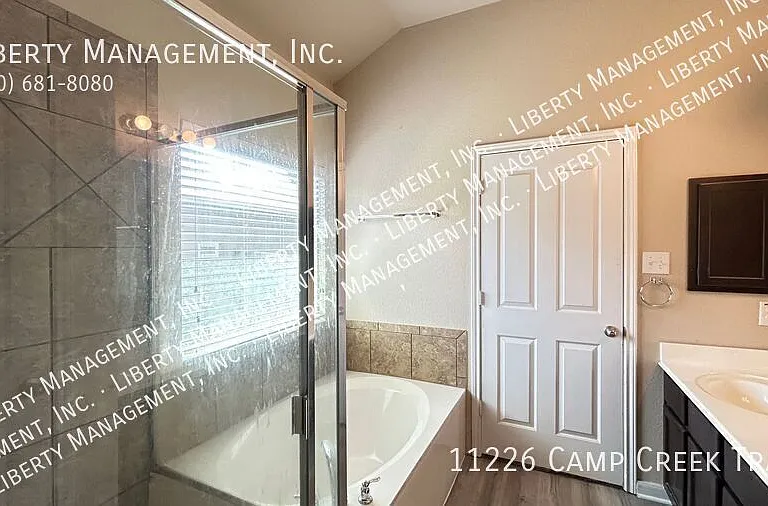 11226 Camp Creek Trl — Photo 25