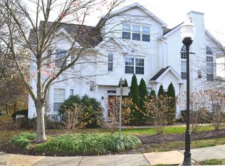 35 Hancock Dr #3902, Morristown, NJ 07960