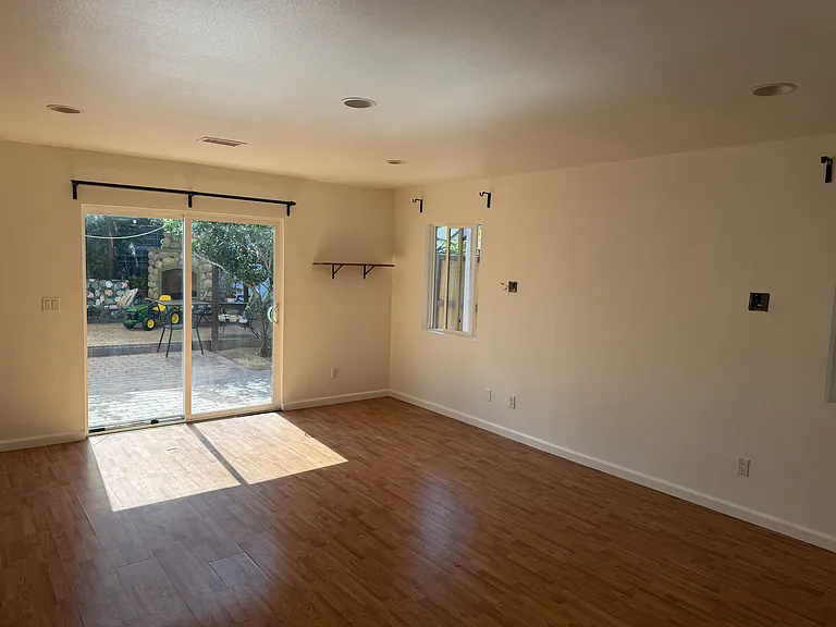 2020 Continental Ave — Photo 6