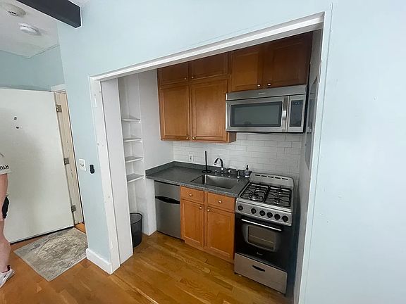 5th image of 56 Gray St APT 5