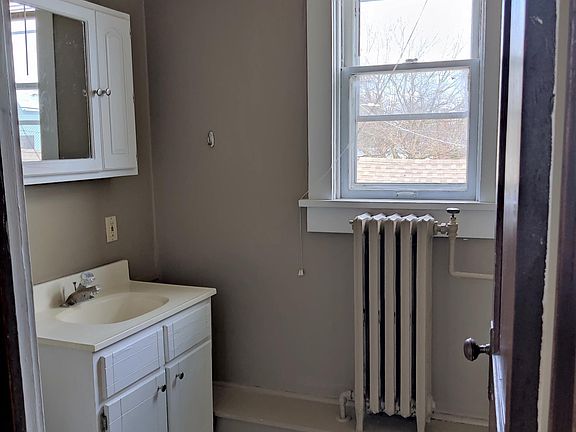 3rd image of 10 N Main St APT 2F