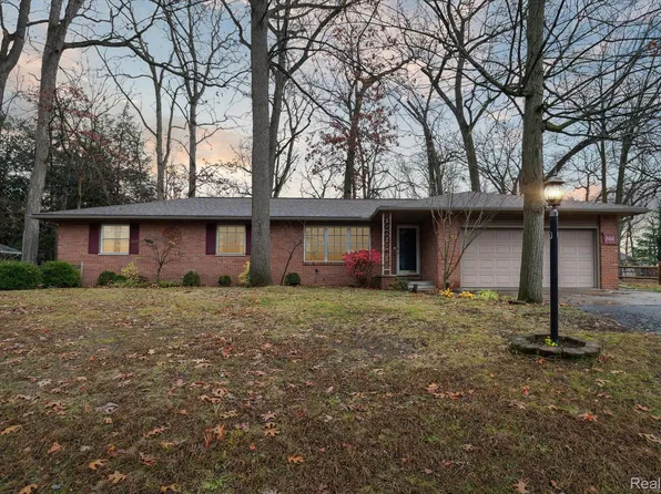 7666 Apache Trl, Temperance, MI 48182