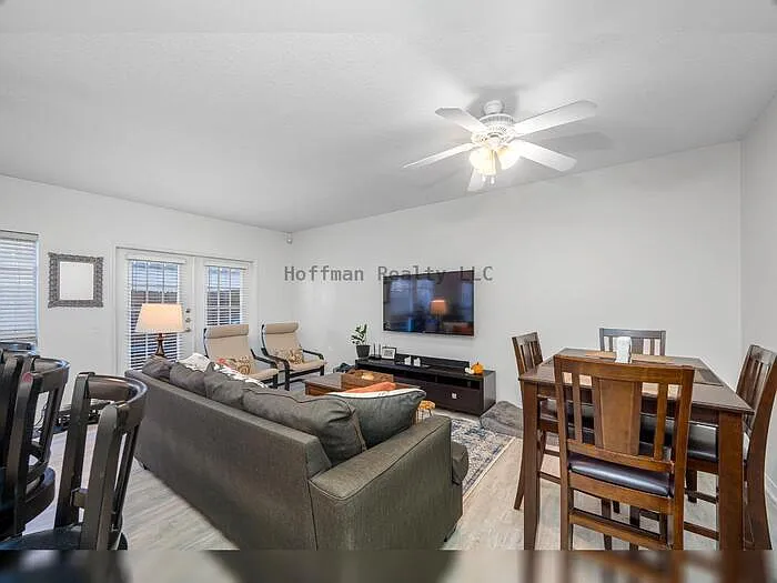 400 S Willow Ave #A — Photo 9